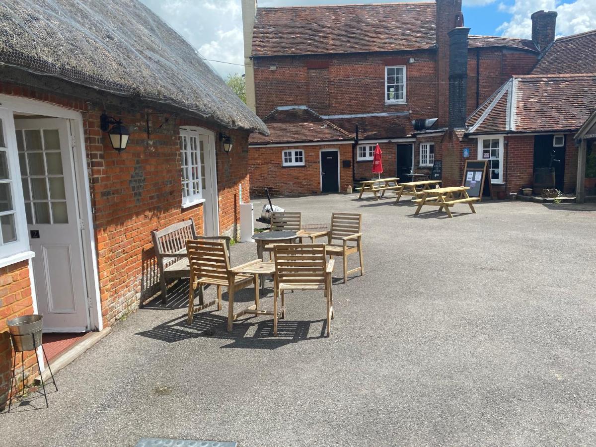 The Coach And Horses Bed & Breakfast Winchester Eksteriør bilde