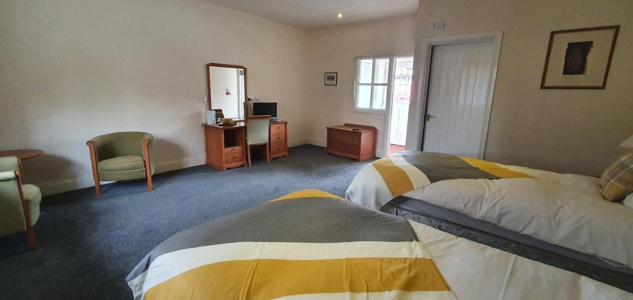 The Coach And Horses Bed & Breakfast Winchester Eksteriør bilde