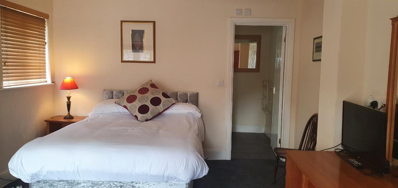 The Coach And Horses Bed & Breakfast Winchester Eksteriør bilde