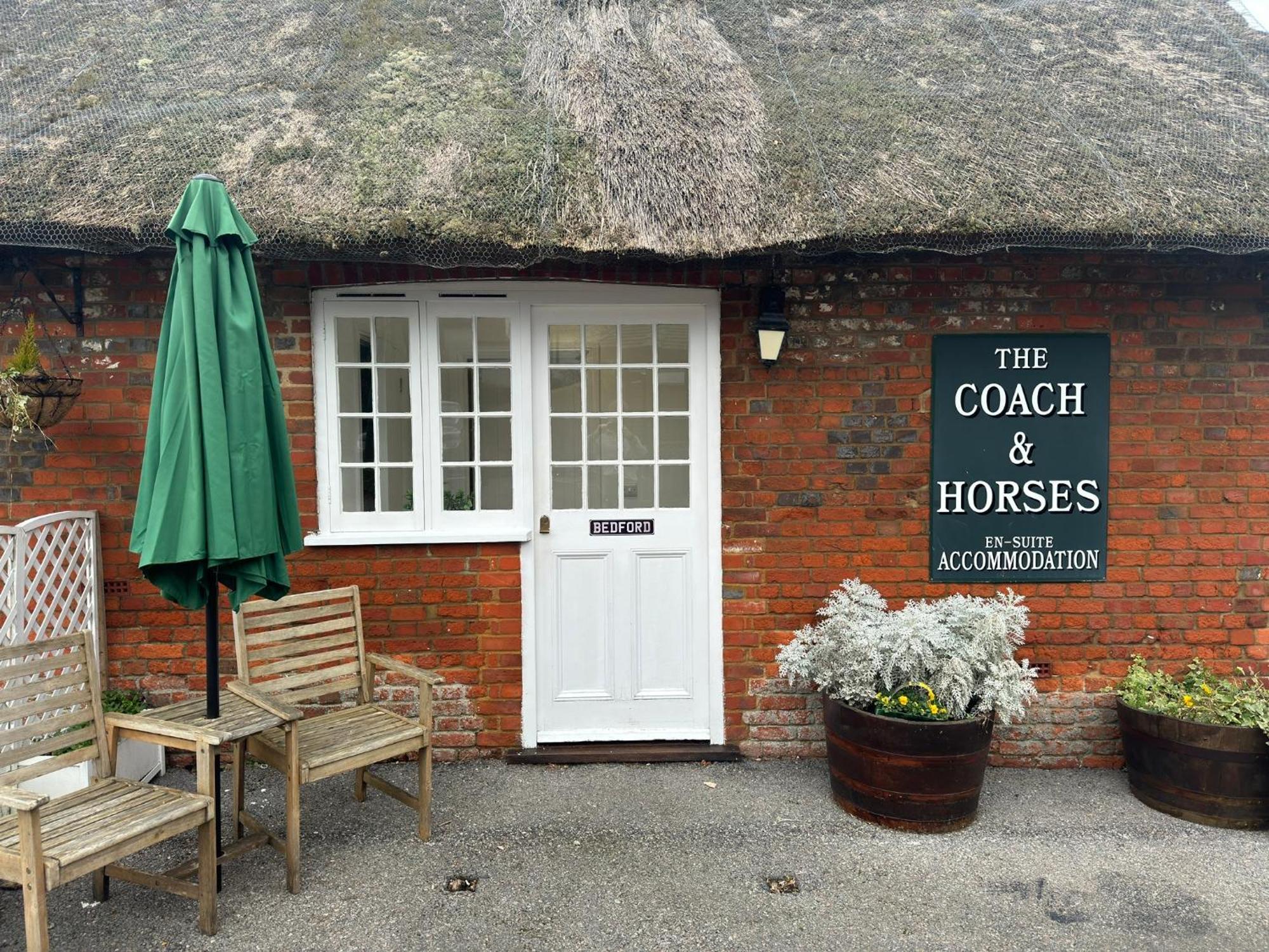 The Coach And Horses Bed & Breakfast Winchester Eksteriør bilde