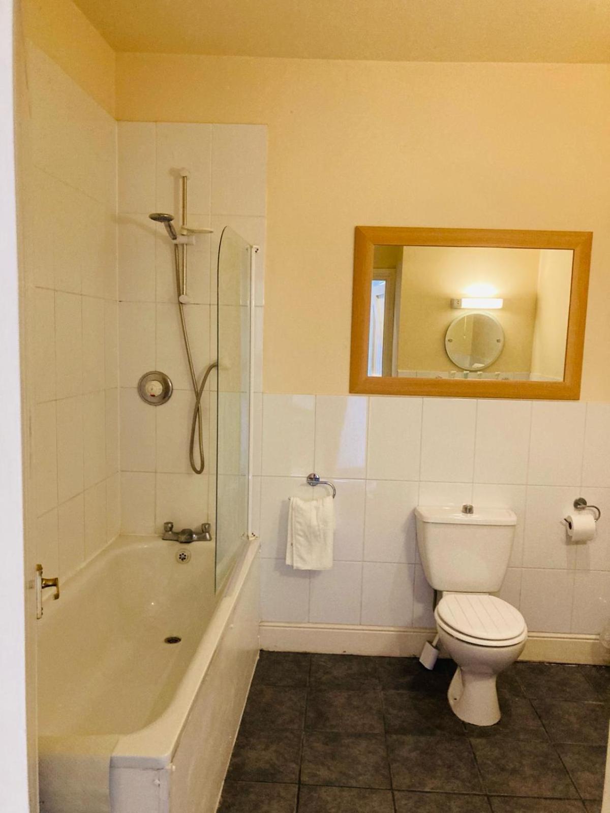 The Coach And Horses Bed & Breakfast Winchester Eksteriør bilde